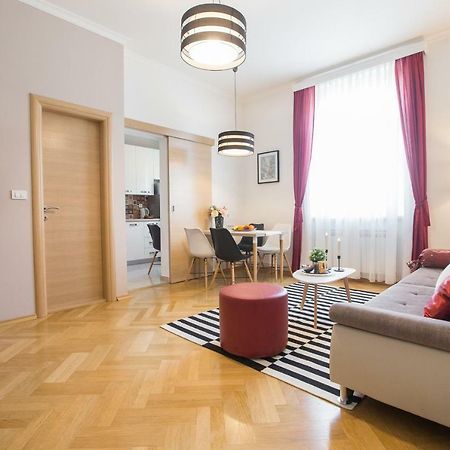 Angela Main Street Luxury Oasis & Free Parking Apartment Zagreb Exterior foto